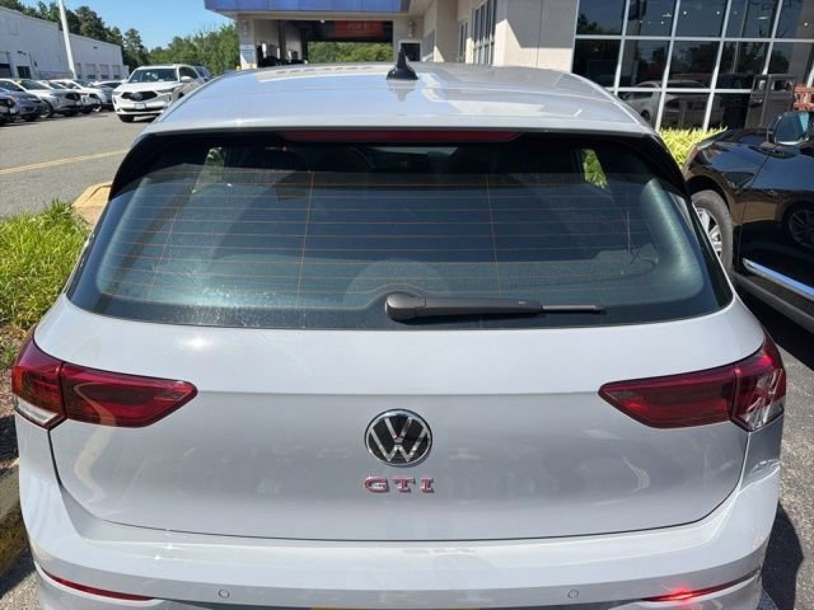 Used 2022 Volkswagen GTI SE FWD image 8