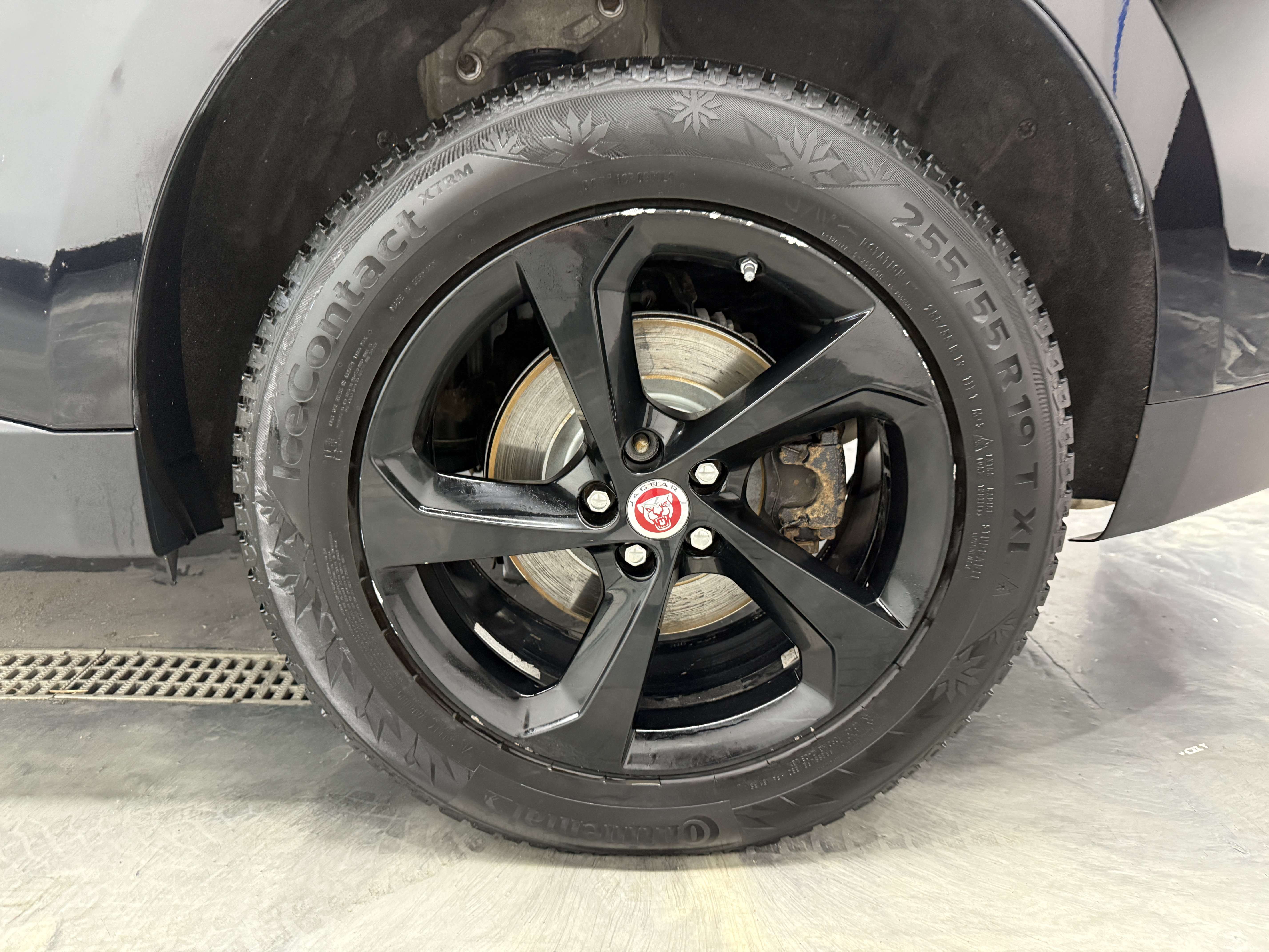 Used 2020 Jaguar F-PACE Prestige AWD/4WD image 32