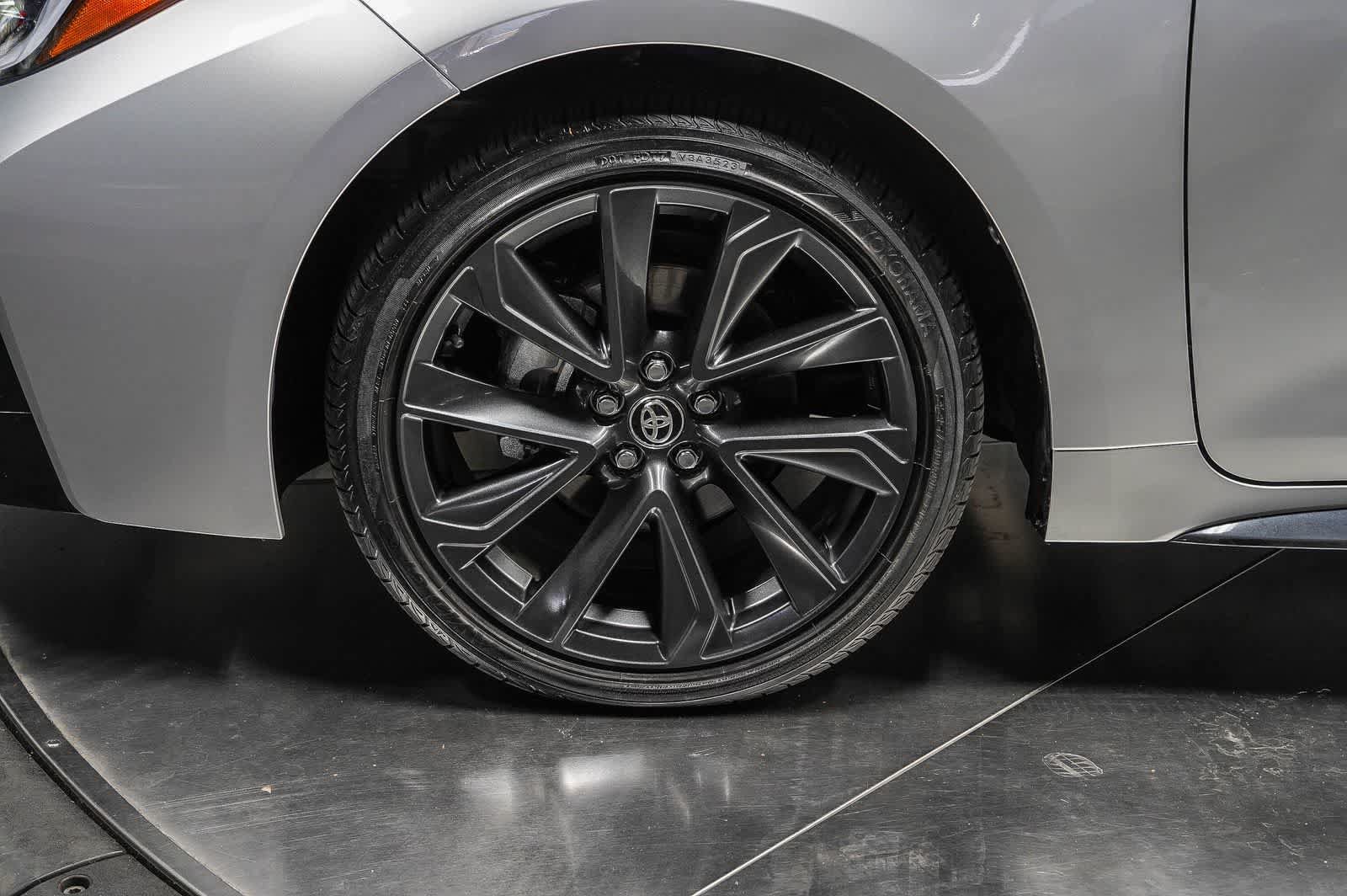 Used 2024 Toyota Corolla SE w/ SE Package FWD image 9