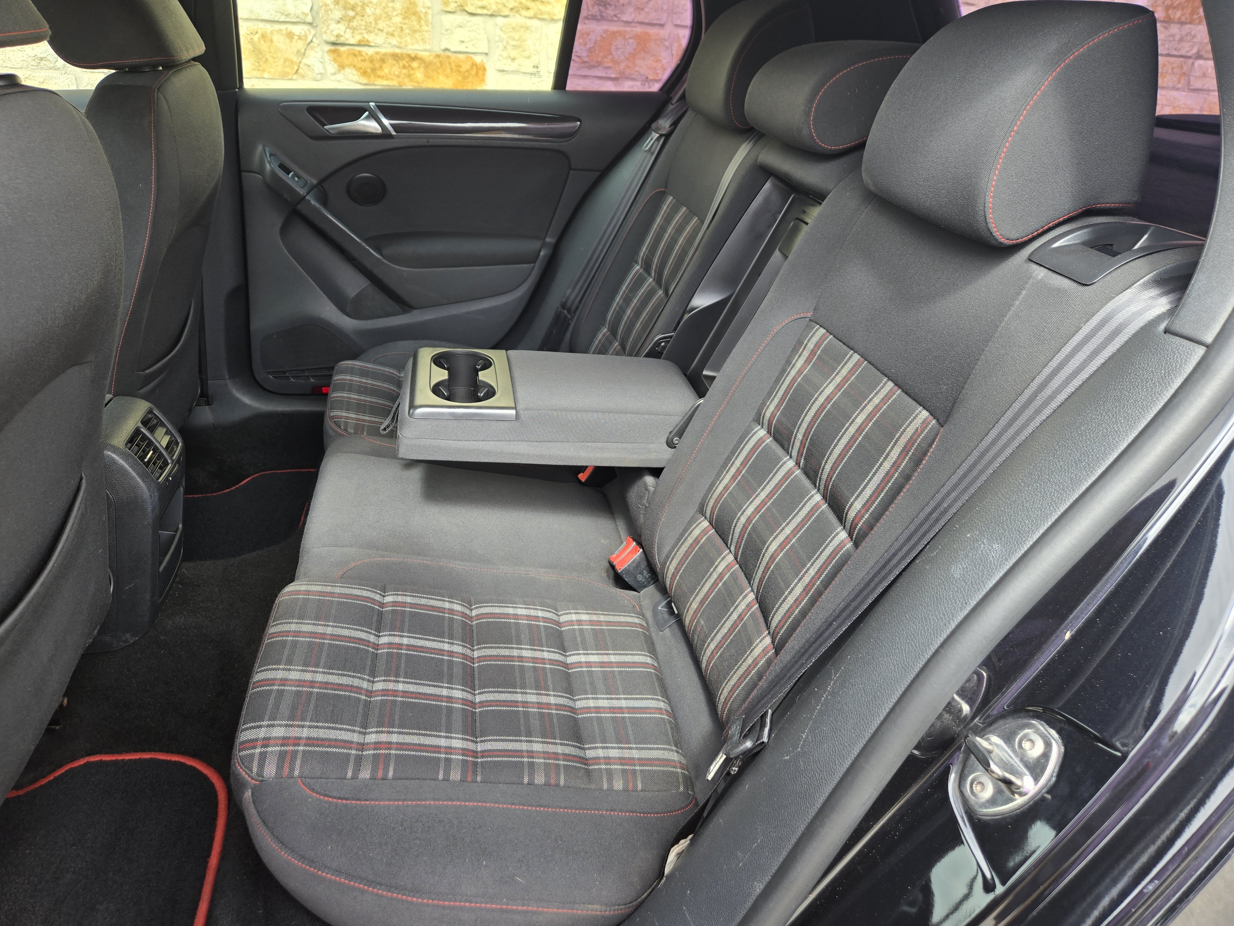 Used 2012 Volkswagen Golf 4-Door FWD image 7