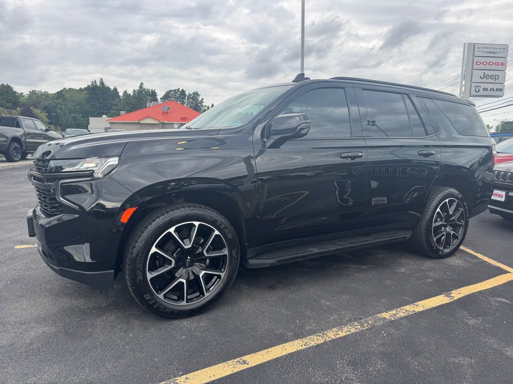 Used 2021 Chevrolet Tahoe RST w/ Luxury Package AWD/4WD image 3