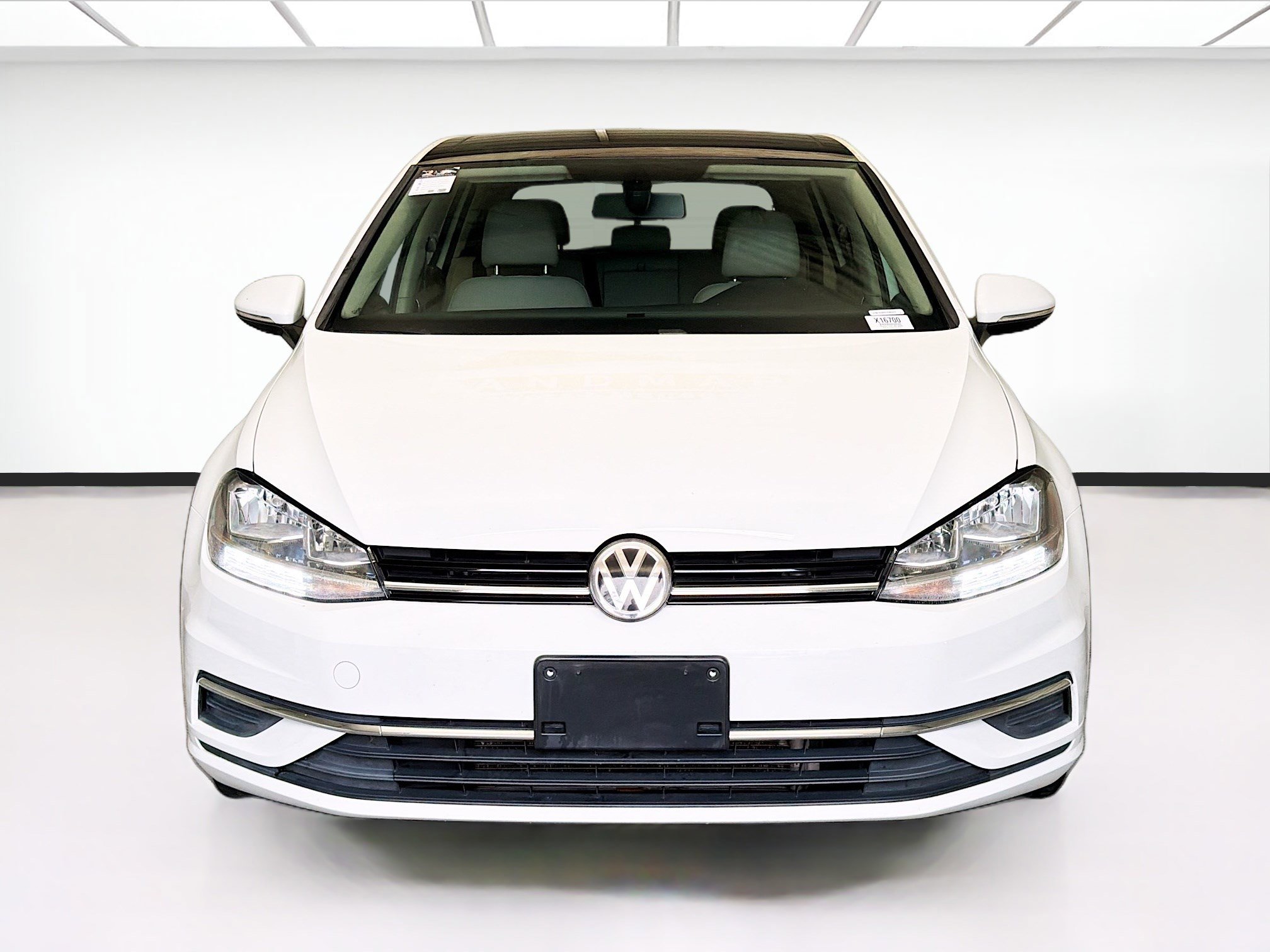 Used 2020 Volkswagen Golf 4-Door image 2