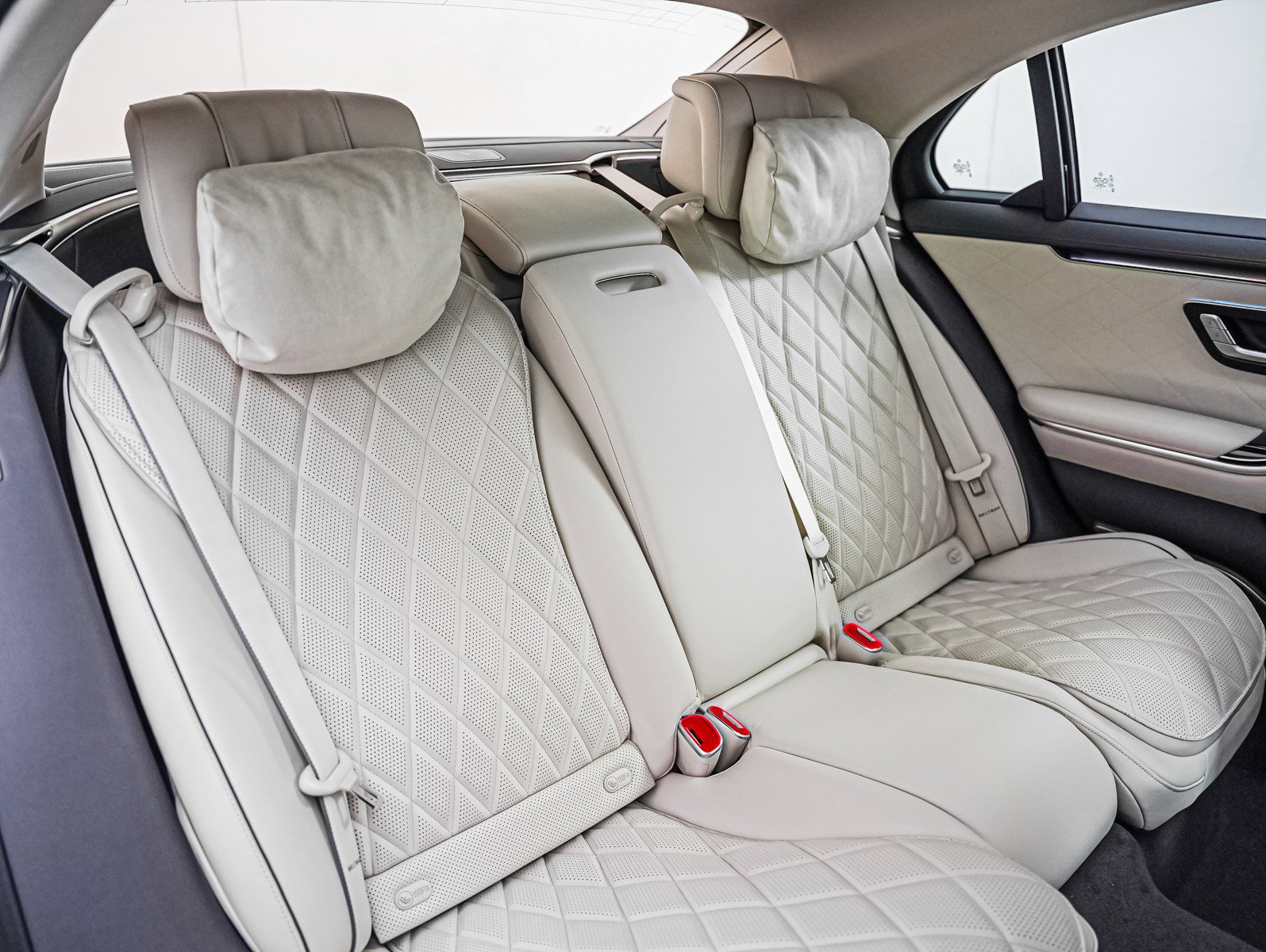 New 2026 Mercedes-Benz S 580 4MATIC Sedan image 13