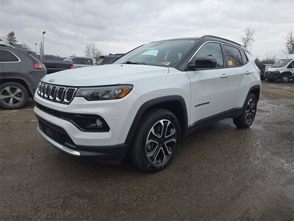 Used 2023 Jeep Compass Limited image 9