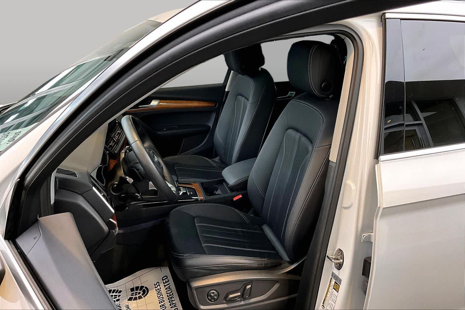Certified 2023 Audi Q5 2.0T Premium w/ Convenience Package AWD/4WD image 8