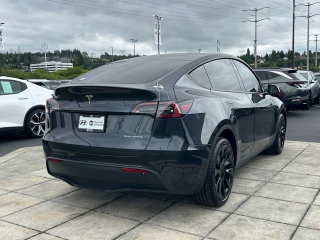 Used 2024 Tesla Model Y Long Range AWD/4WD image 9