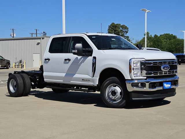 New 2026 Ford F350 XL image 2