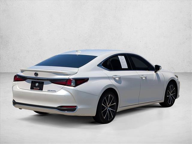 Used 2024 Lexus ES 300h w/ Premium Package FWD image 5