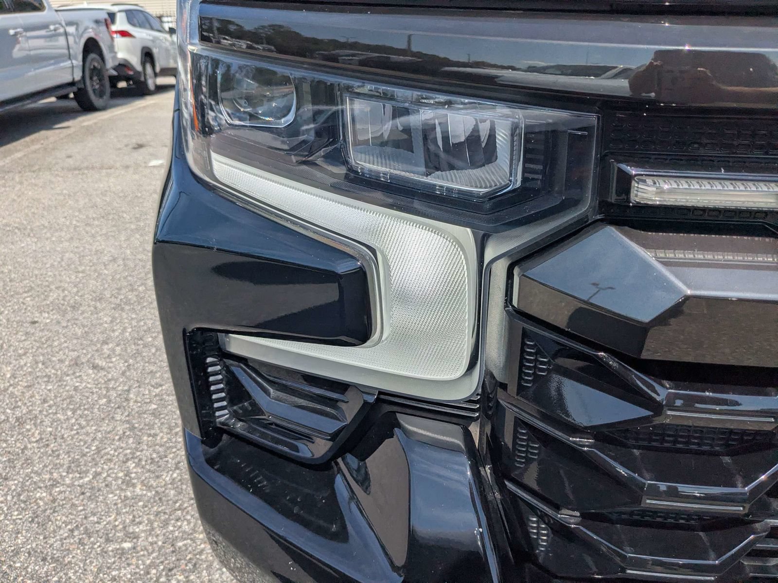 Used 2022 Chevrolet Silverado 1500 ZR2 w/ Technology Package AWD/4WD image 10