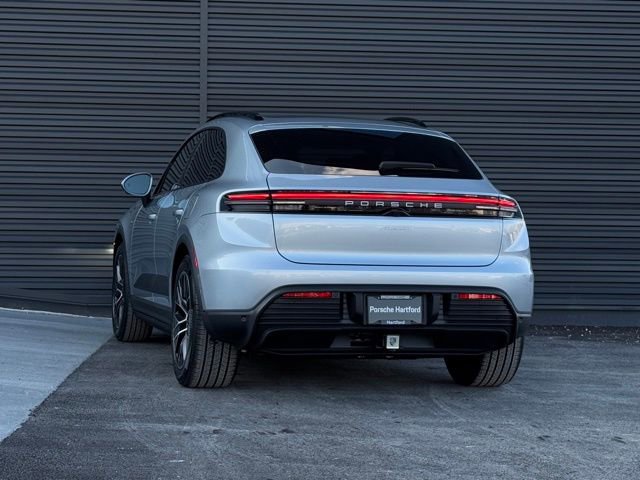 New 2025 Porsche Macan Electric RWD image 3