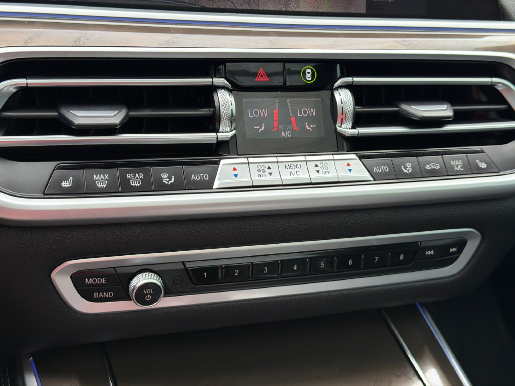 Used 2022 BMW X5 xDrive40i w/ Premium Package AWD/4WD image 30