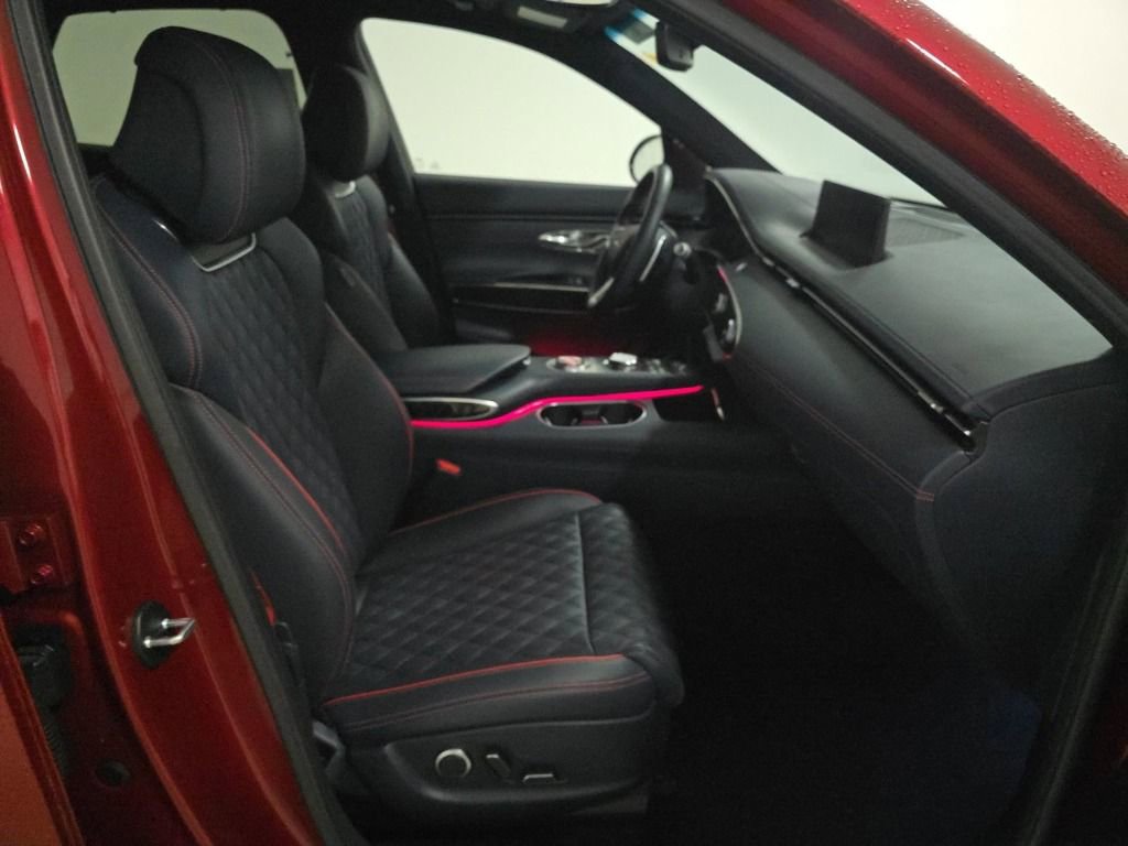 Used 2023 Genesis GV70 3.5T Sport w/ Sport Prestige Package image 9