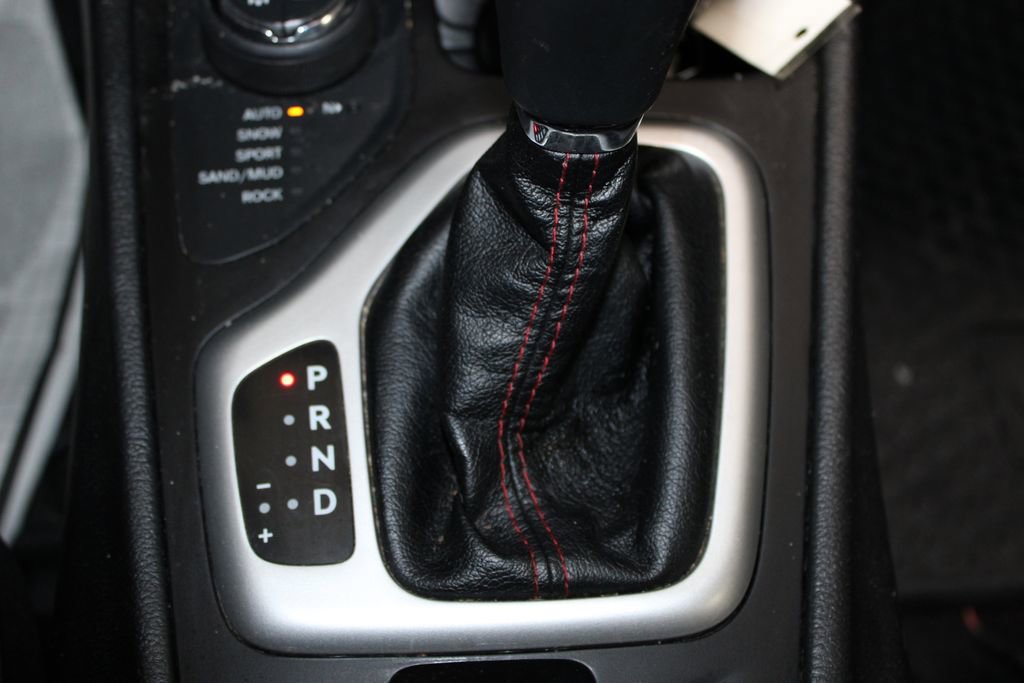 Used 2017 Jeep Cherokee Trailhawk w/ Comfort/Convenience Group image 38