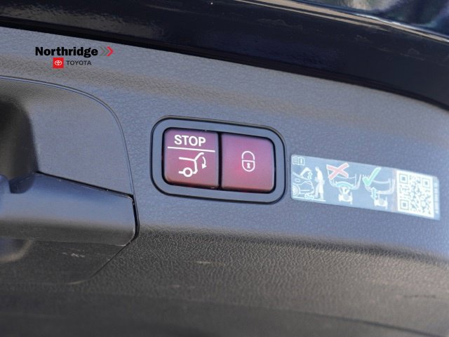 Used 2025 Mercedes-Benz GLE 450e 4MATIC image 48