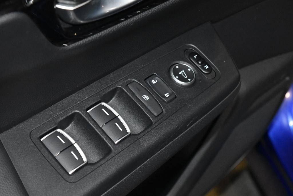Used 2023 Honda CR-V EX-L image 6