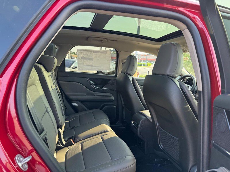 New 2025 Lincoln Corsair Grand Touring image 12