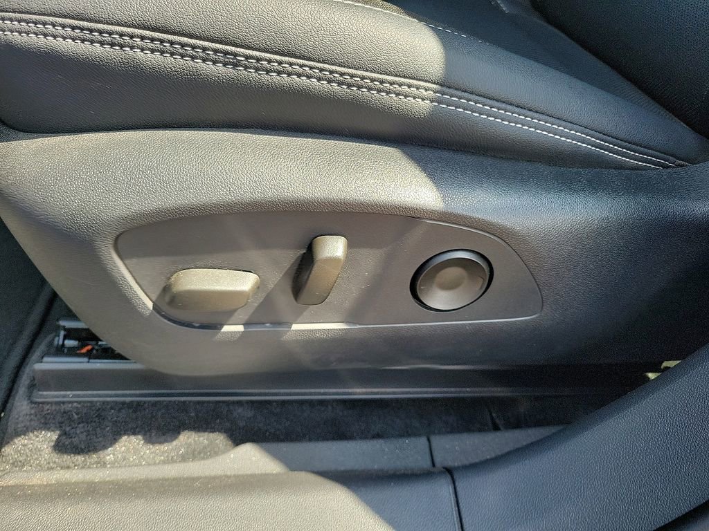 Used 2024 Chevrolet Blazer EV LT image 11