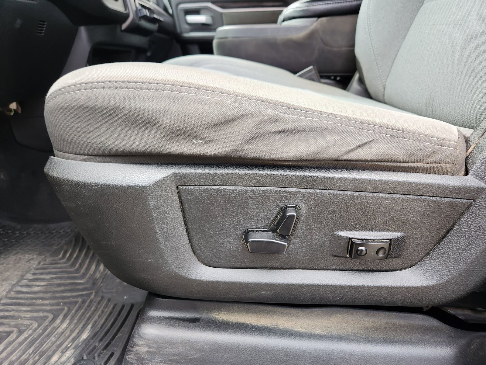 Used 2023 RAM 2500 Big Horn w/ Level 1 Equipment Group image 30