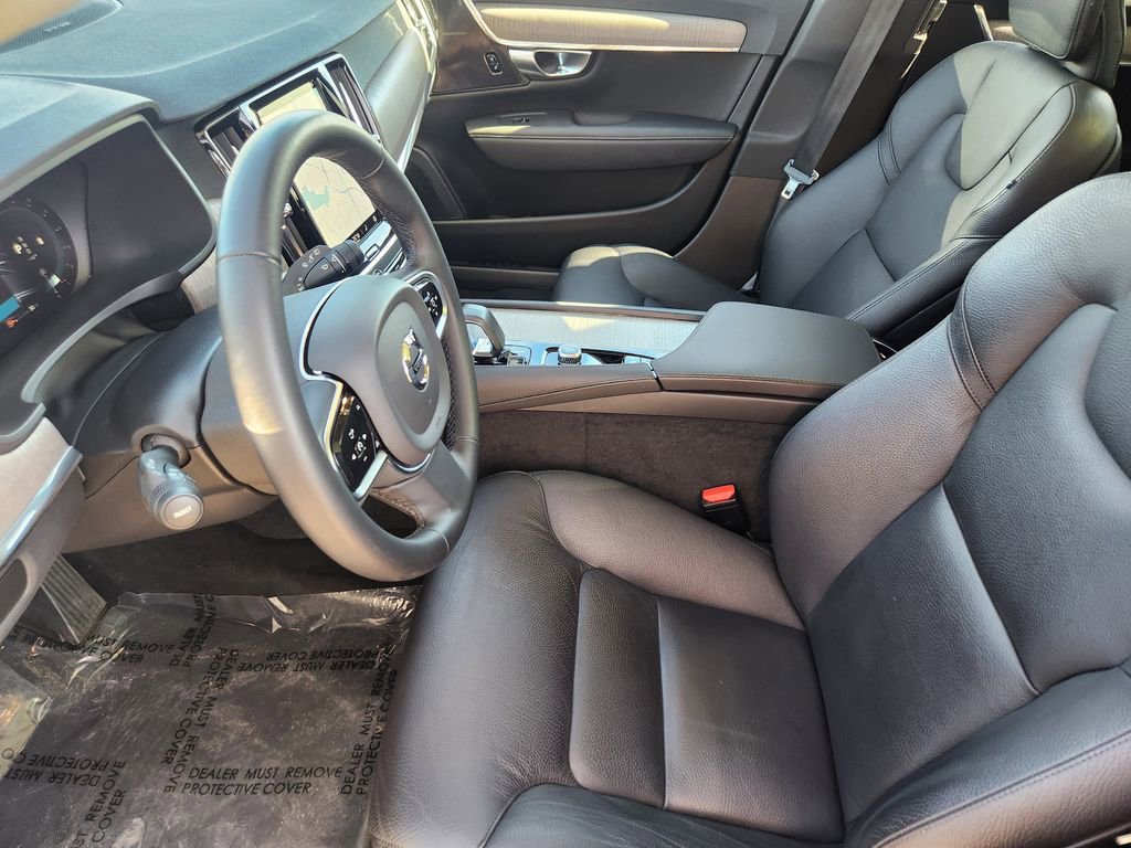 Used 2024 Volvo V90 B6 Cross Country Plus w/ Climate Package image 4
