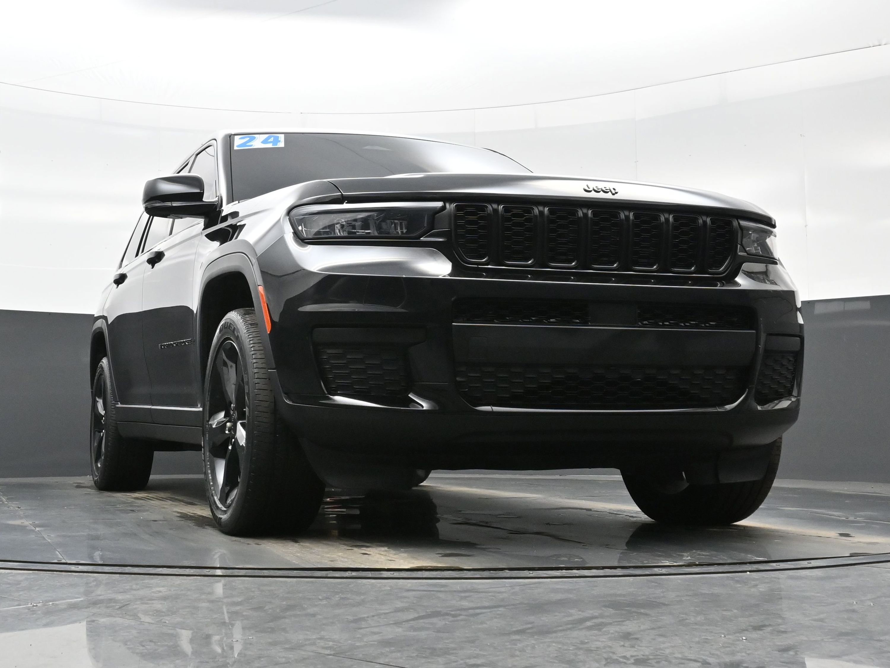 Used 2024 Jeep Grand Cherokee L Altitude image 31