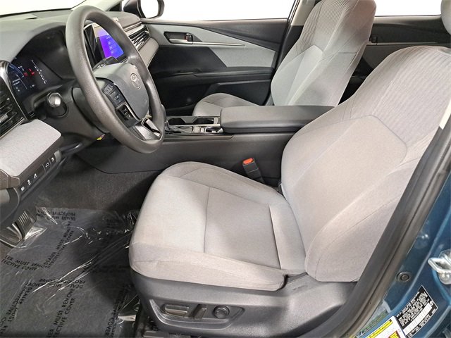 Used 2025 Toyota Camry LE w/ Convenience Package image 19