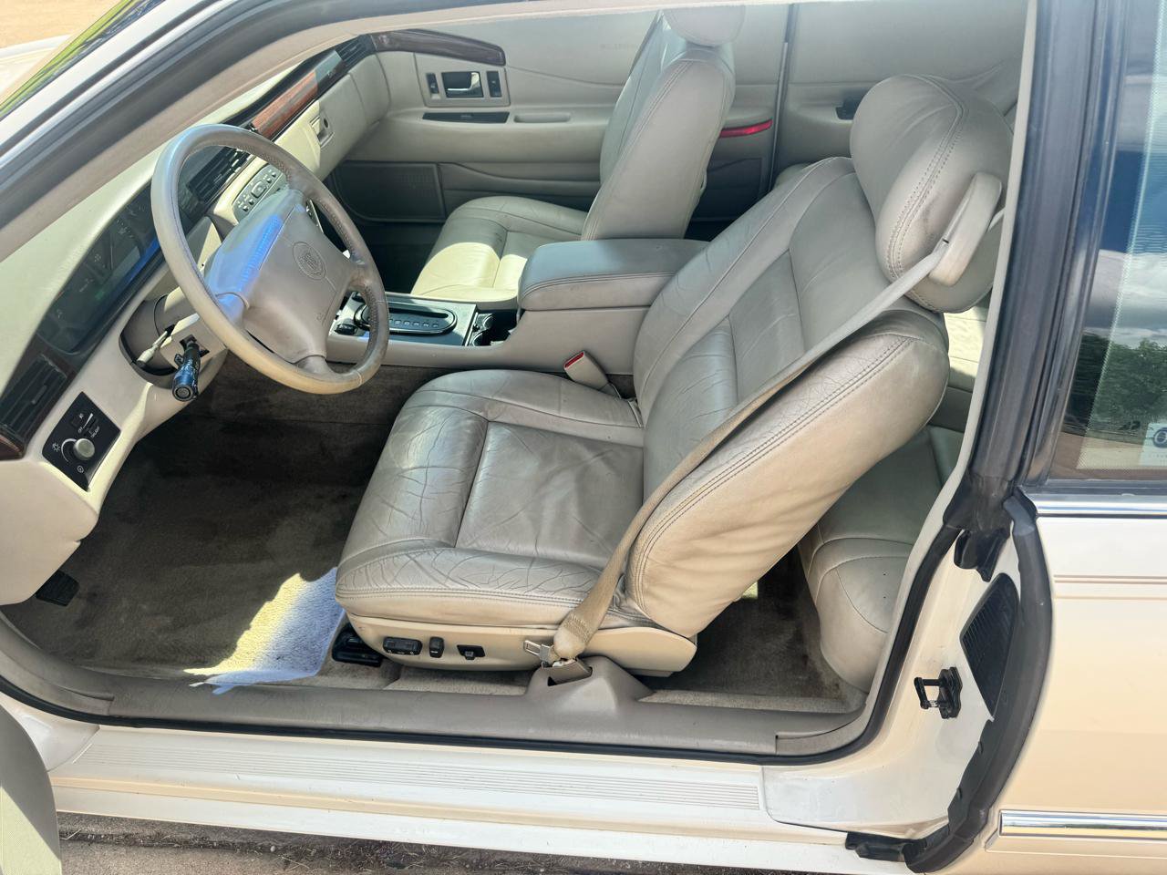 Used 2001 Cadillac Eldorado ESC w/ Comfort/Convenience Pkg FWD image 11