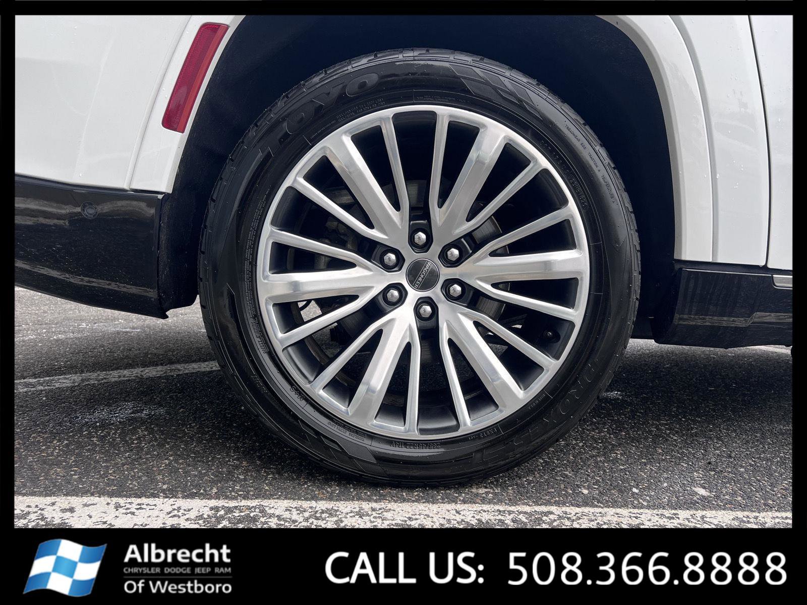 Used 2024 Jeep Grand Wagoneer L Series III image 37