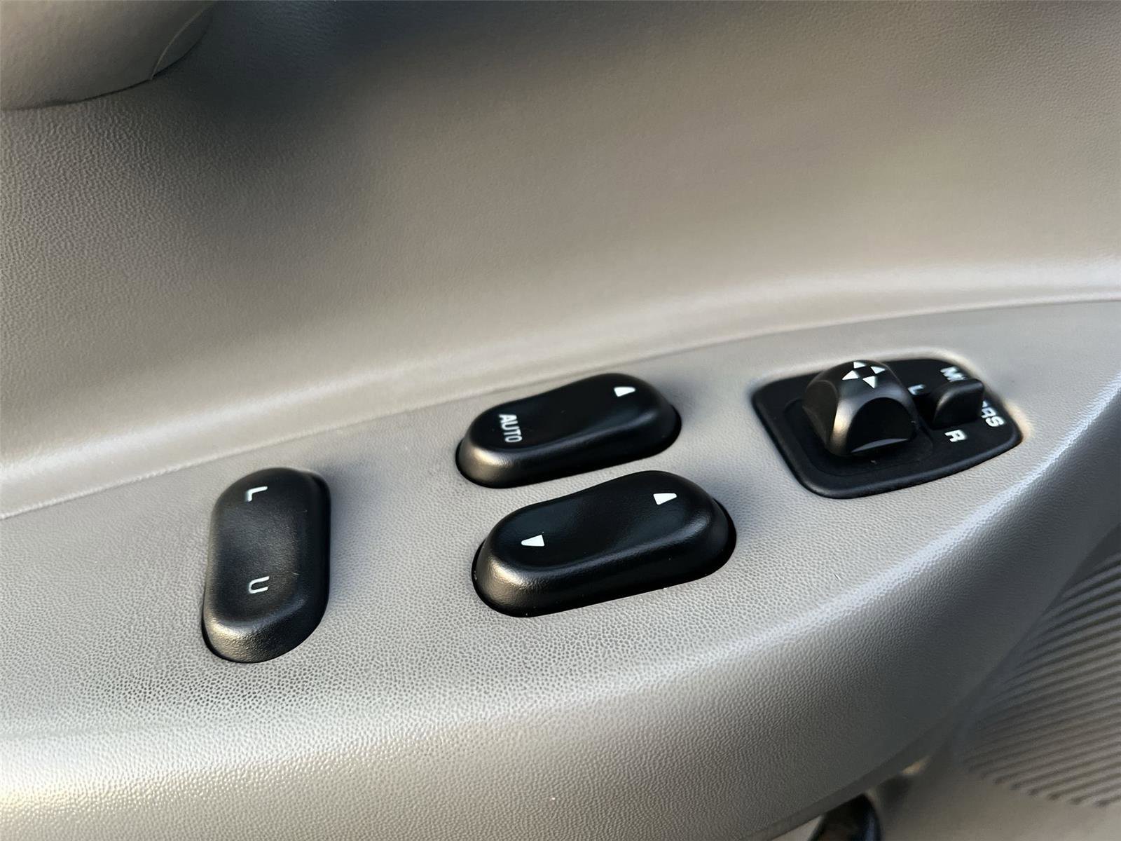 Used 1998 Ford F150 XLT image 13