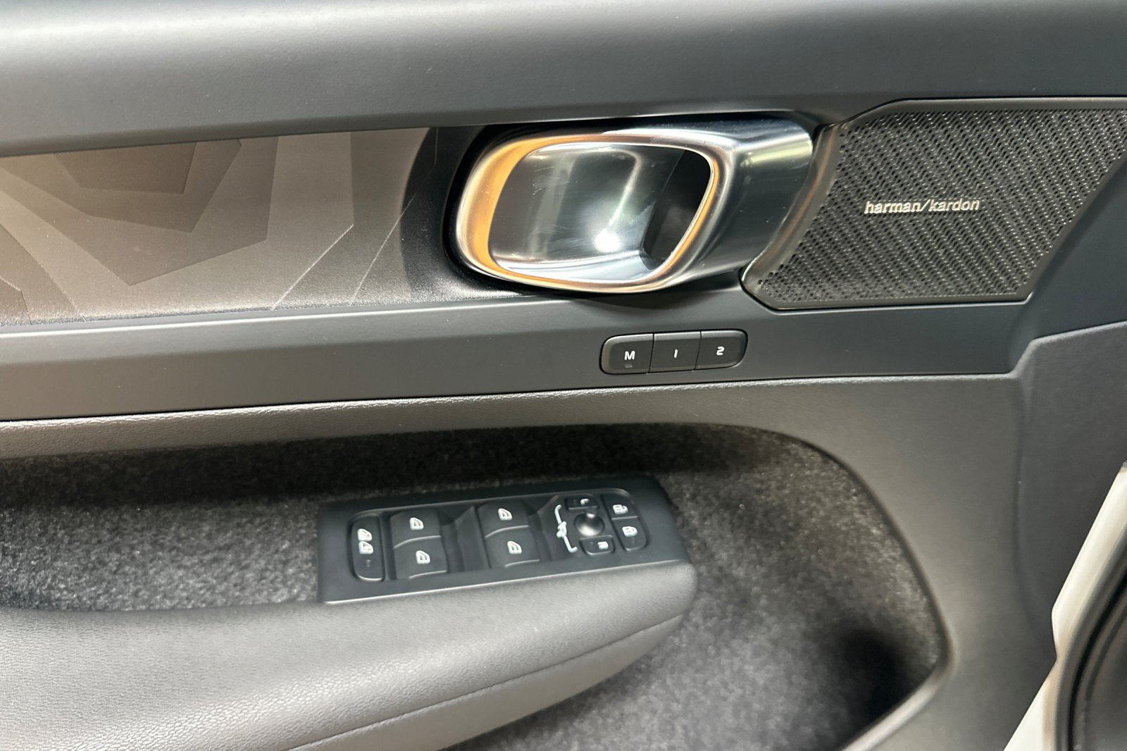 Certified 2023 Volvo C40 P8 Recharge Ultimate w/ Protection Package Premier AWD/4WD image 15
