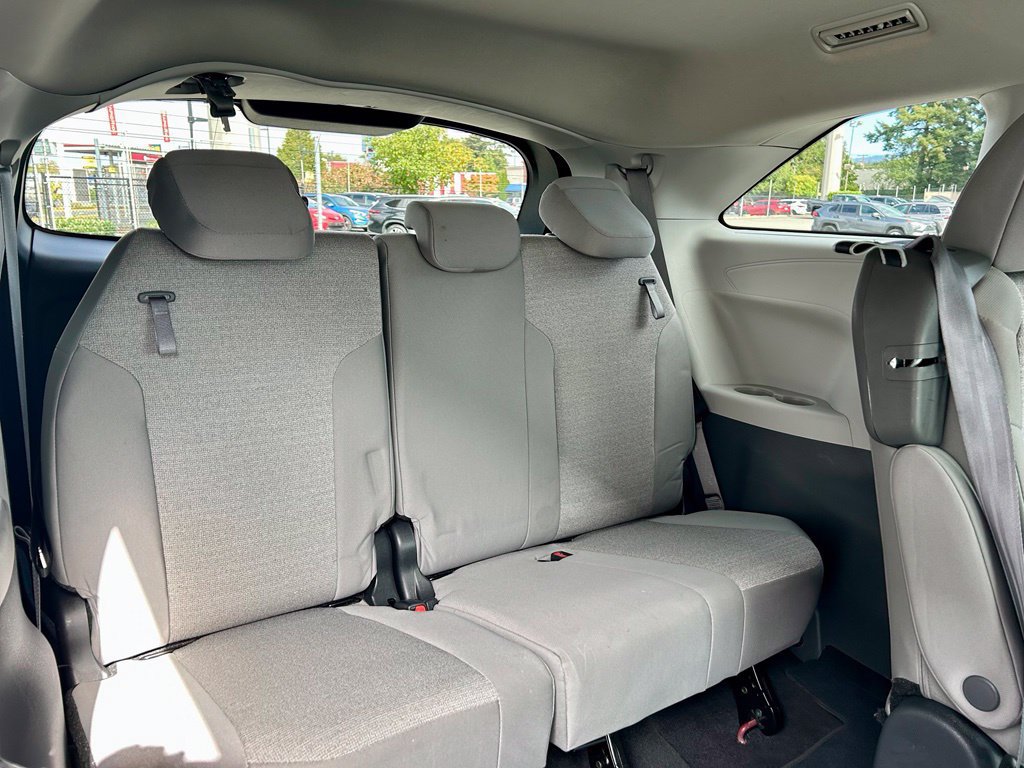 Certified 2024 Toyota Sienna LE AWD/4WD image 16