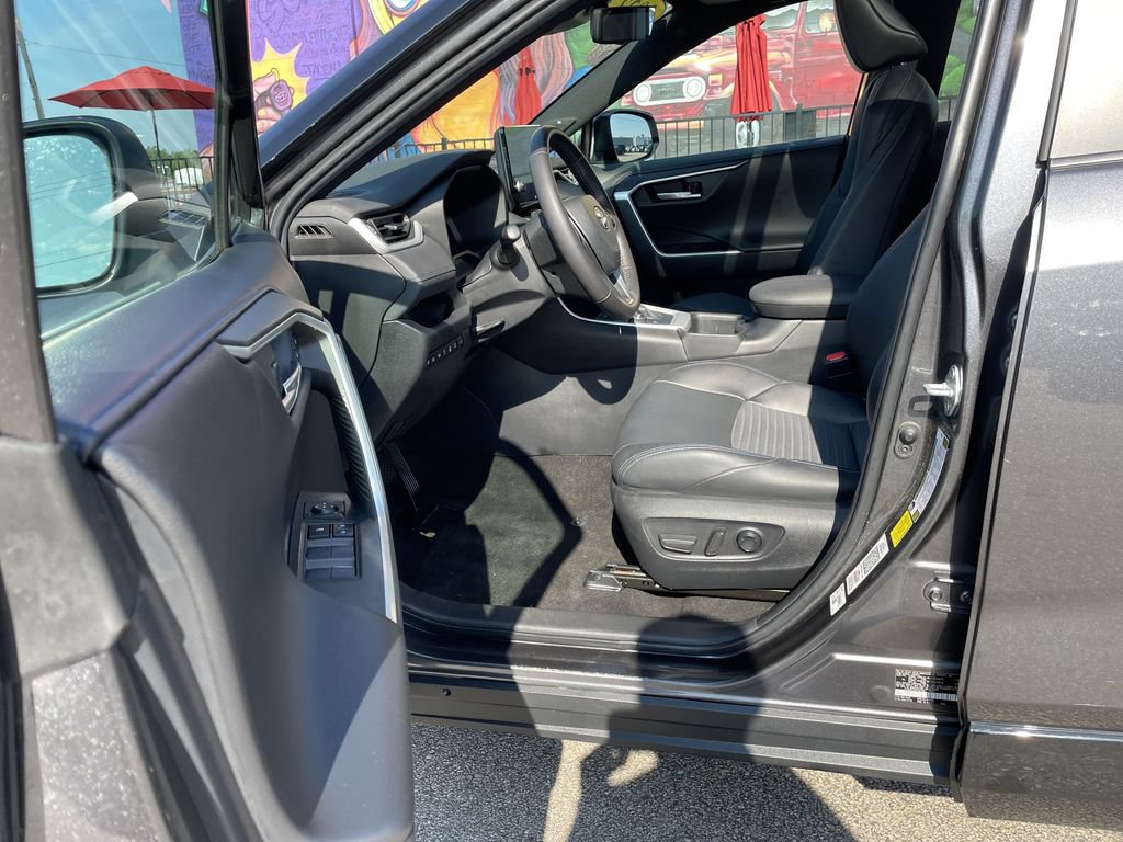 Used 2023 Toyota RAV4 XSE AWD/4WD image 14