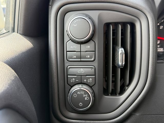 New 2026 Chevrolet Silverado 1500 Custom Trail Boss w/ LPO, Dark Essentials Package AWD/4WD image 18