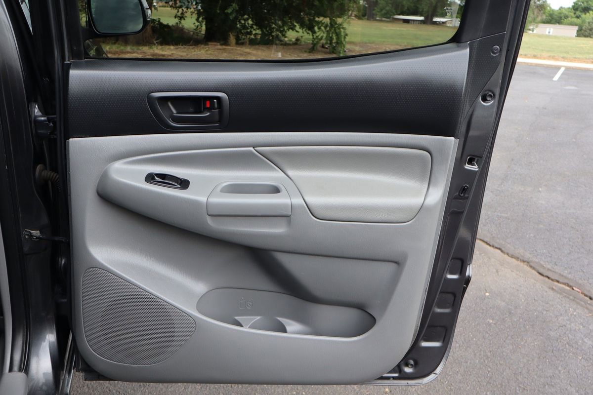 Used 2014 Toyota Tacoma V6 image 26