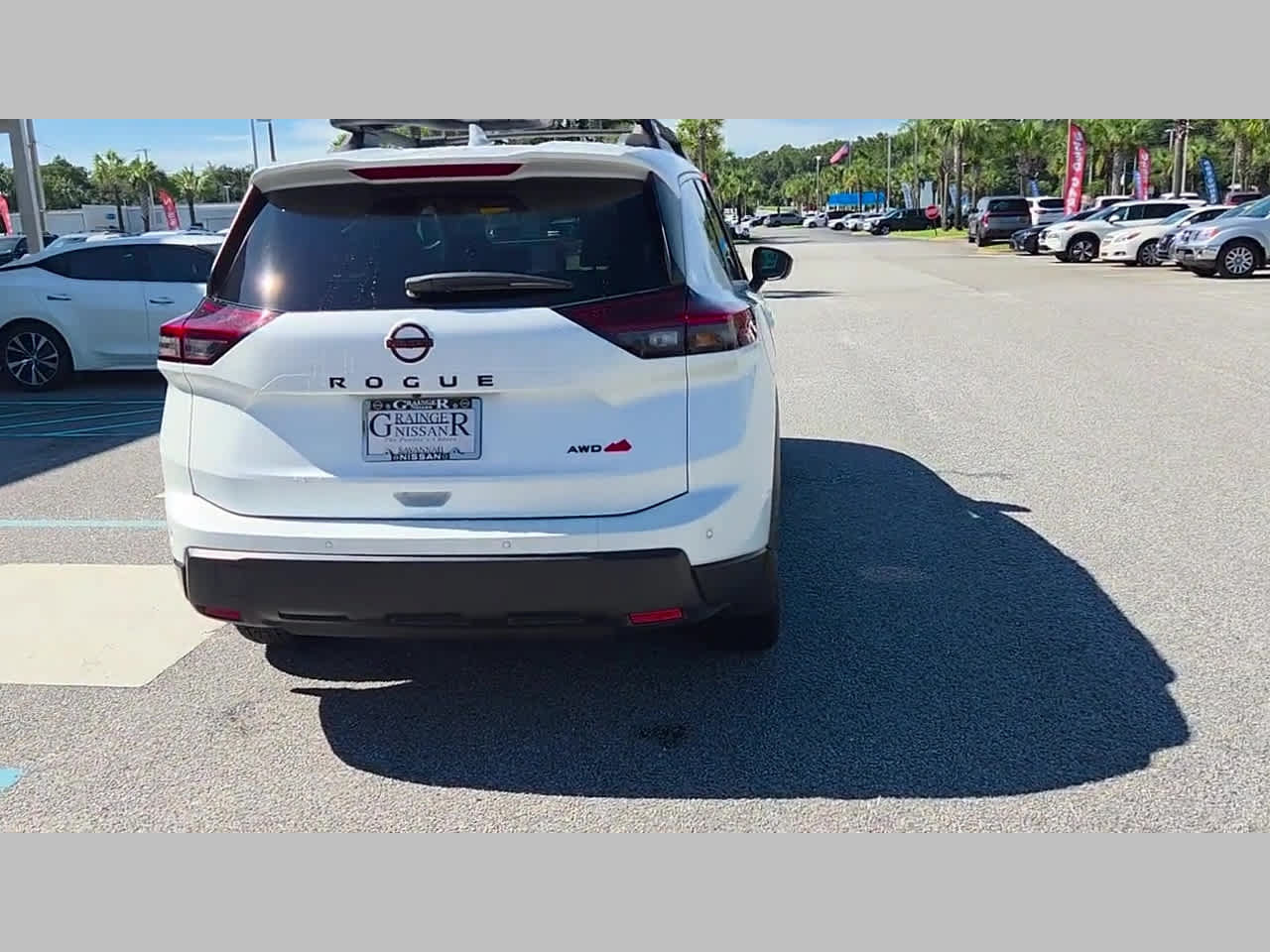 Used 2025 Nissan Rogue SV AWD/4WD image 32