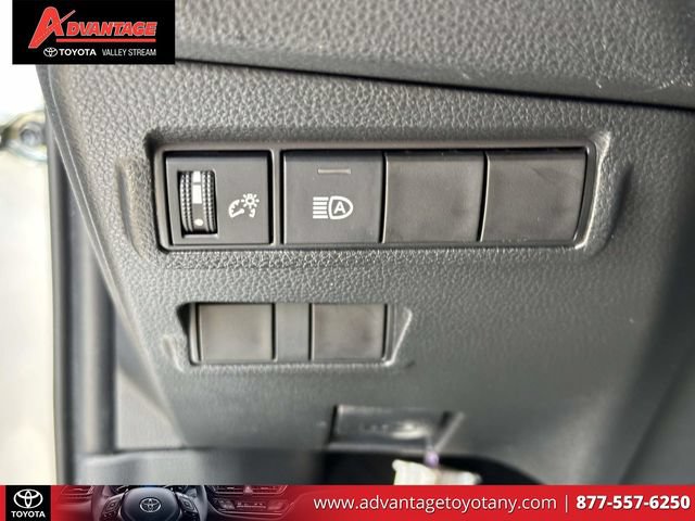 Used 2023 Toyota Corolla Cross LE AWD/4WD image 21
