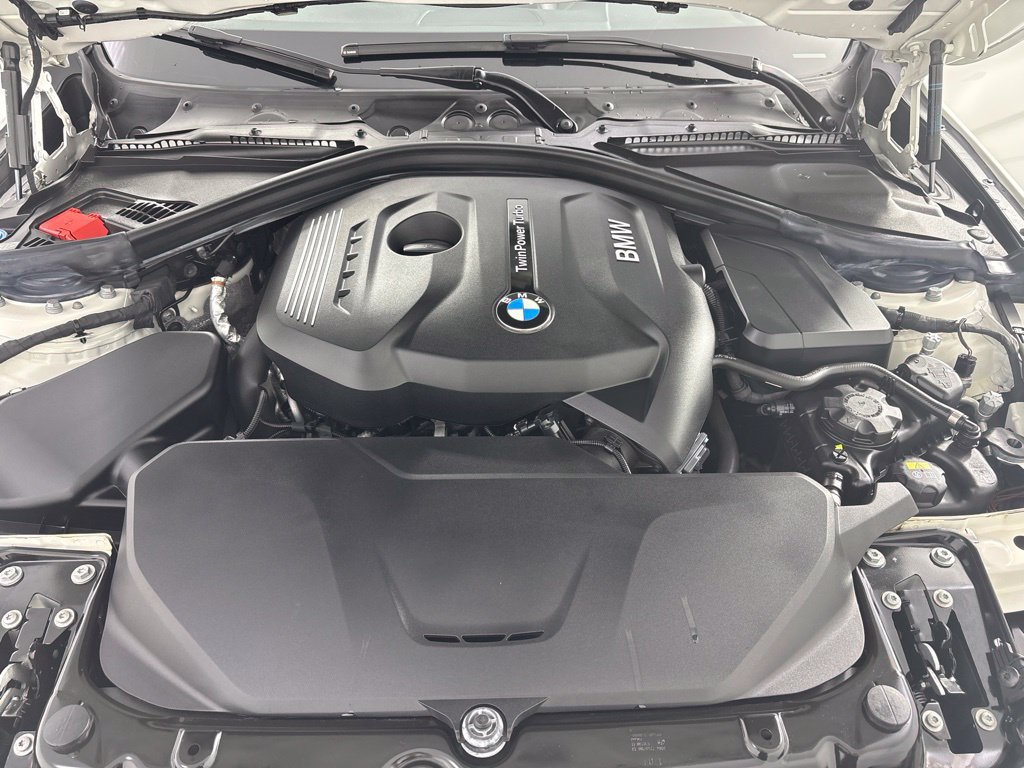 Used 2018 BMW 330i xDrive Sedan w/ Convenience Package AWD/4WD image 19