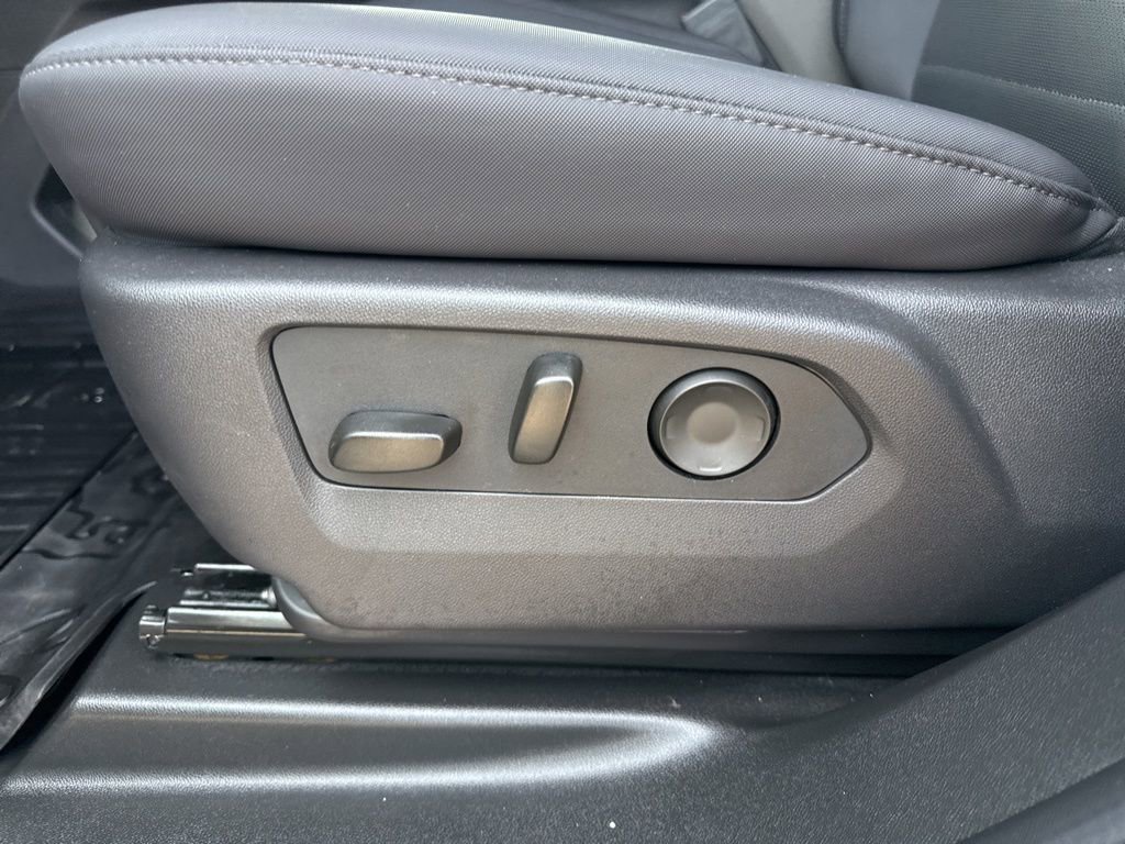 Used 2025 GMC Hummer EV 2X w/ LPO, Sport Package image 10