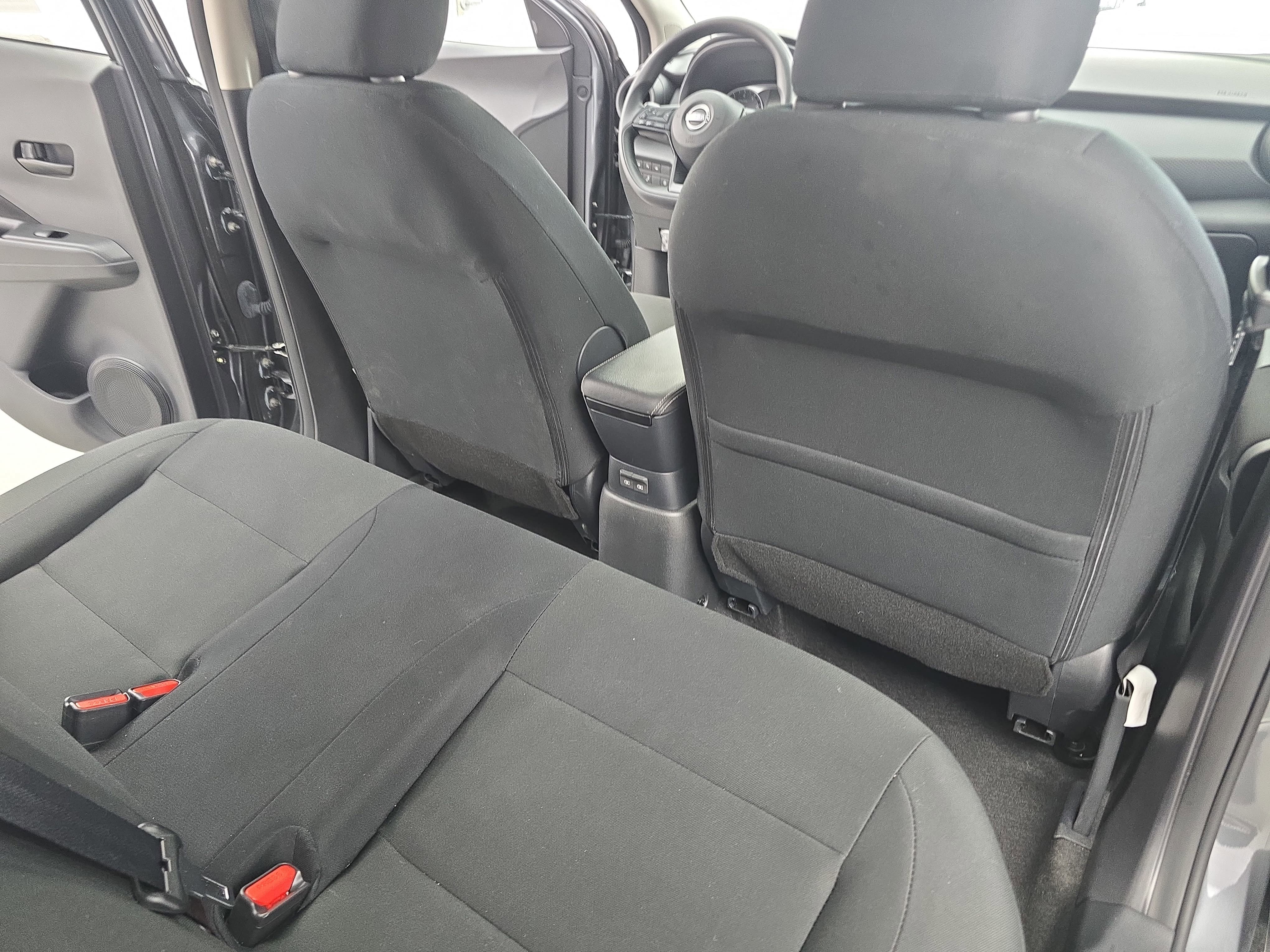 Certified 2025 Nissan Kicks Play S image 11