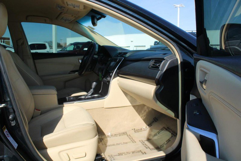 Used 2016 Toyota Camry XLE image 12