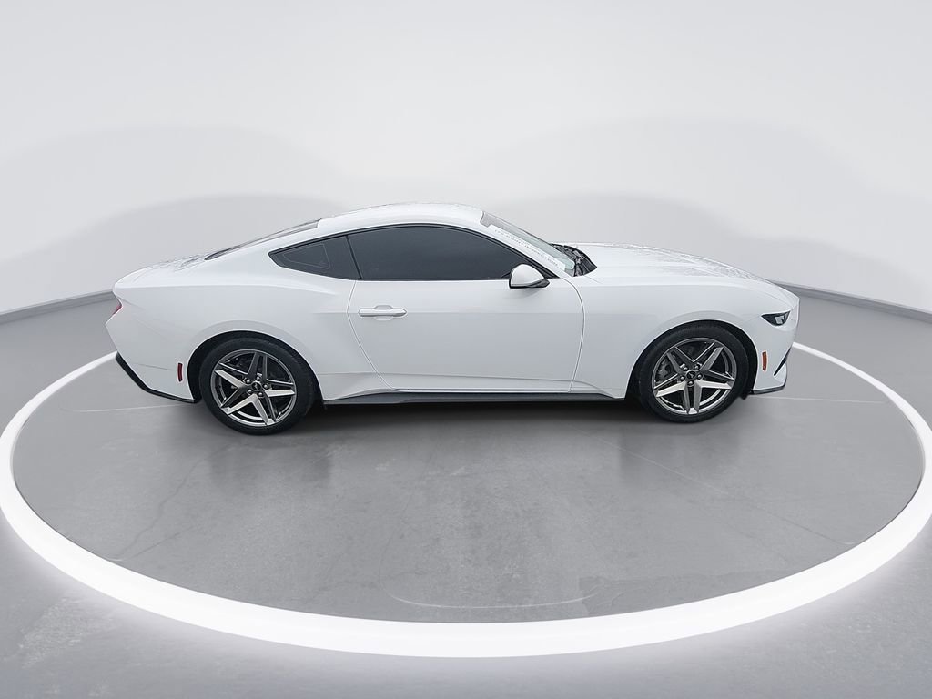 Used 2024 Ford Mustang Coupe RWD image 9