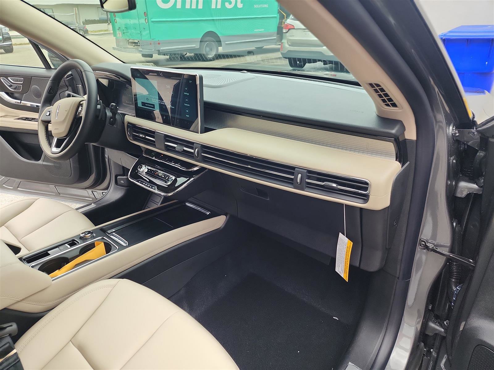 New 2025 Lincoln Corsair Premiere image 18