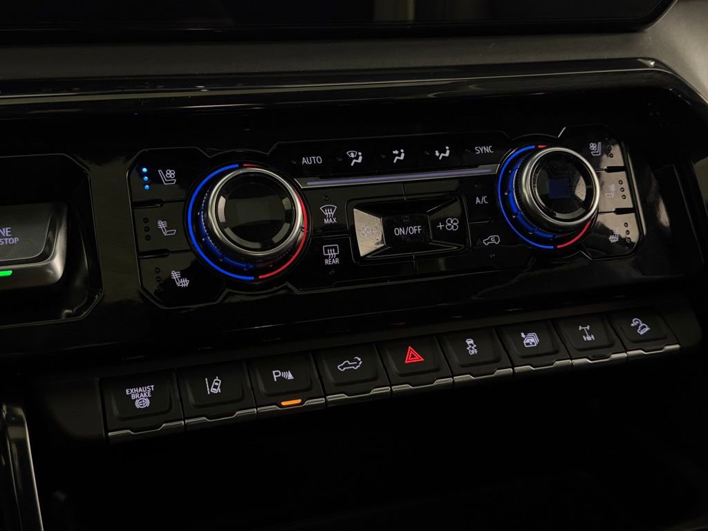 Used 2024 GMC Sierra 2500 AT4X image 19