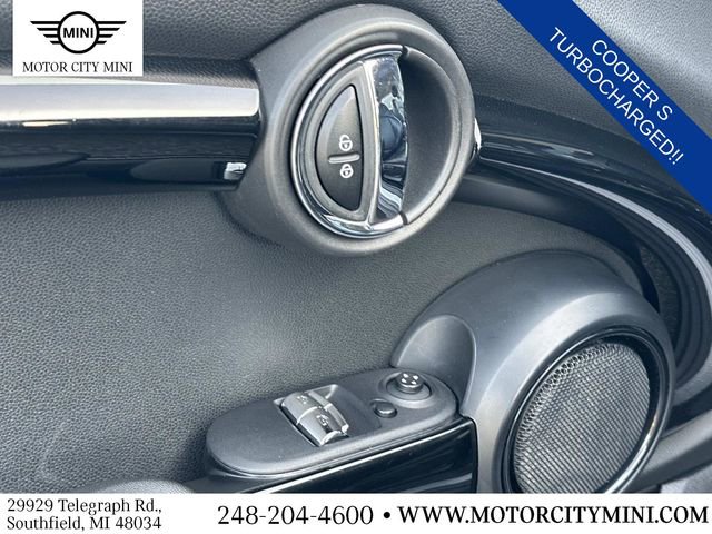 Used 2017 MINI Cooper S image 18