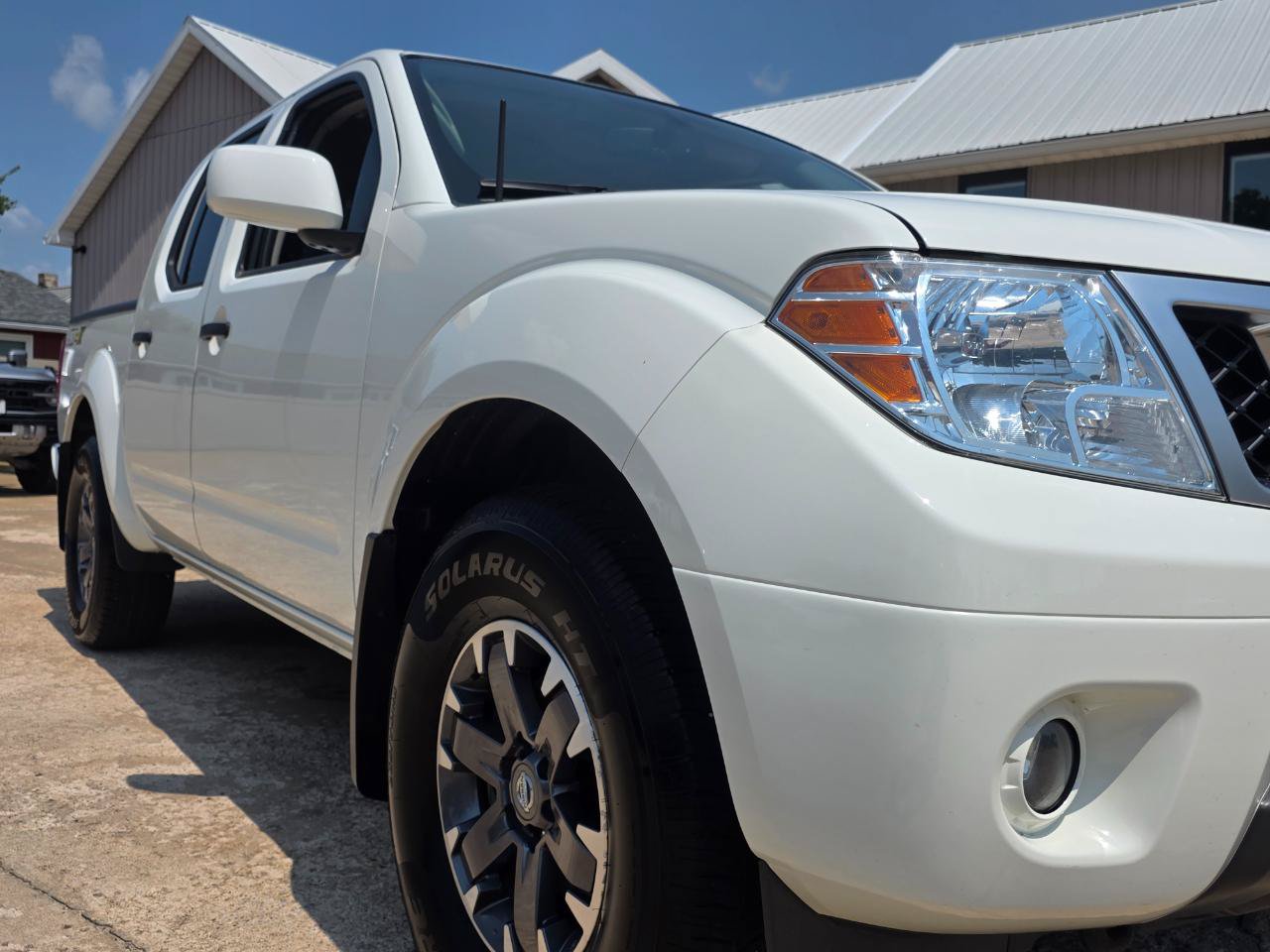 Used 2019 Nissan Frontier PRO-4X AWD/4WD image 25