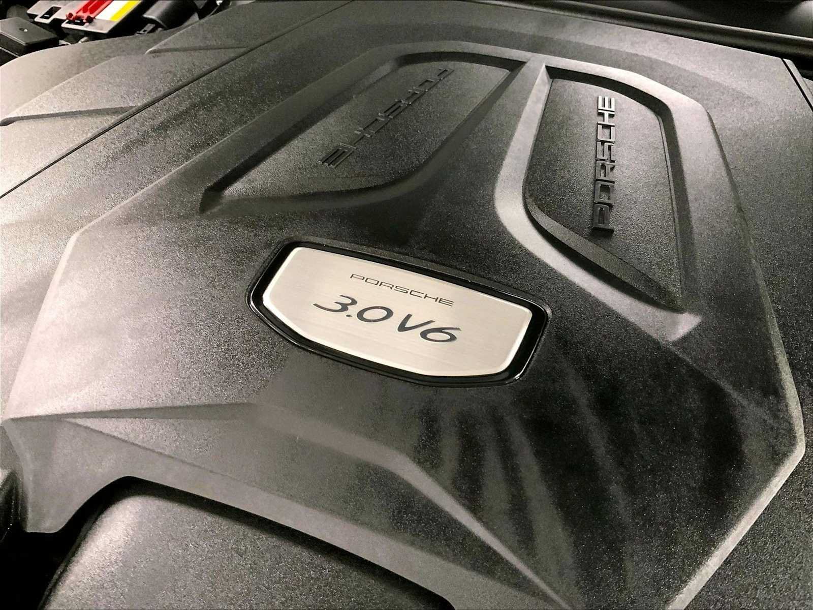 Certified 2021 Porsche Cayenne AWD/4WD image 33
