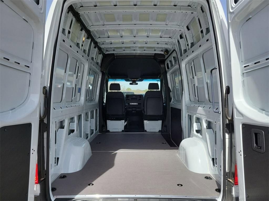 New 2025 Mercedes-Benz Sprinter 2500 image 12