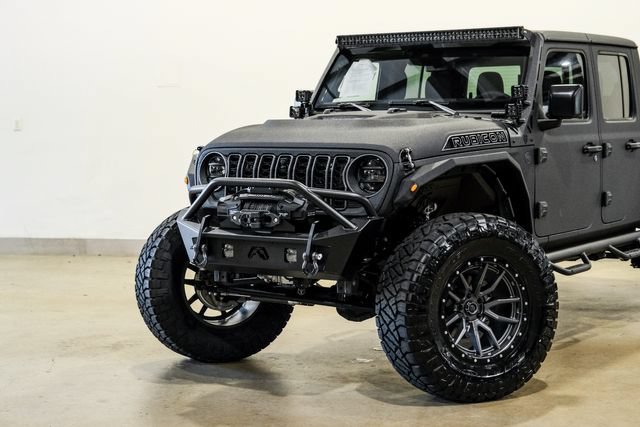 Used 2025 Jeep Gladiator Rubicon w/ Safety Group AWD/4WD image 22