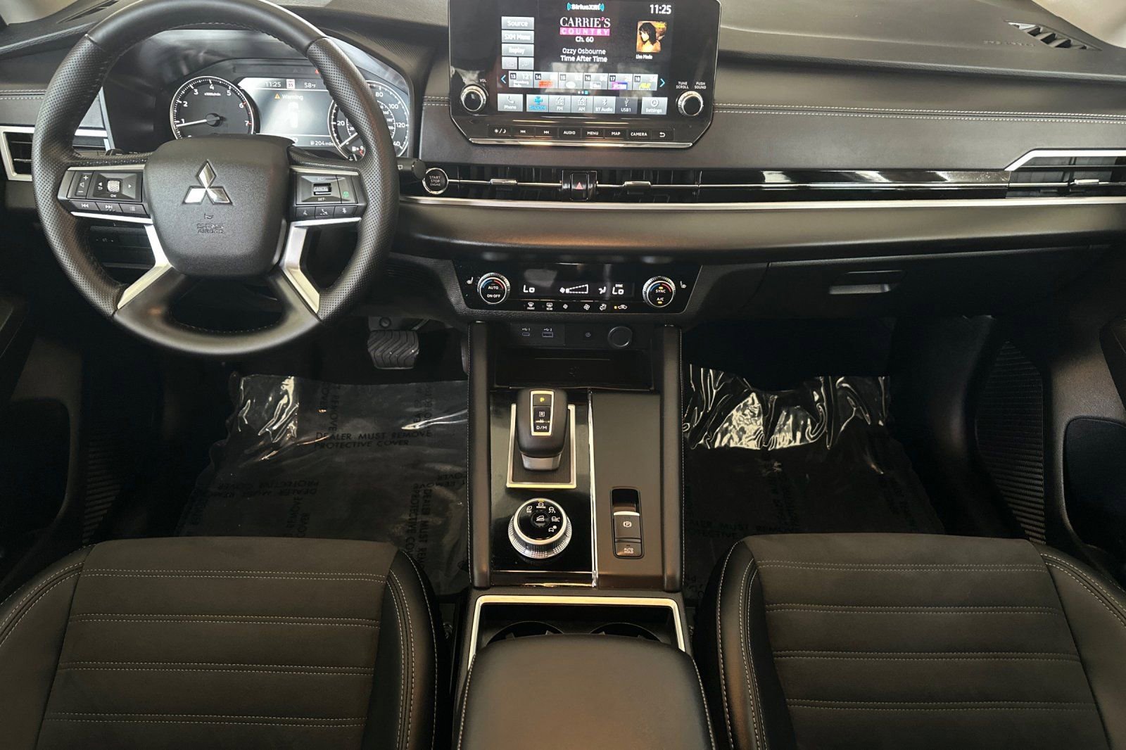 Used 2024 Mitsubishi Outlander SE image 12