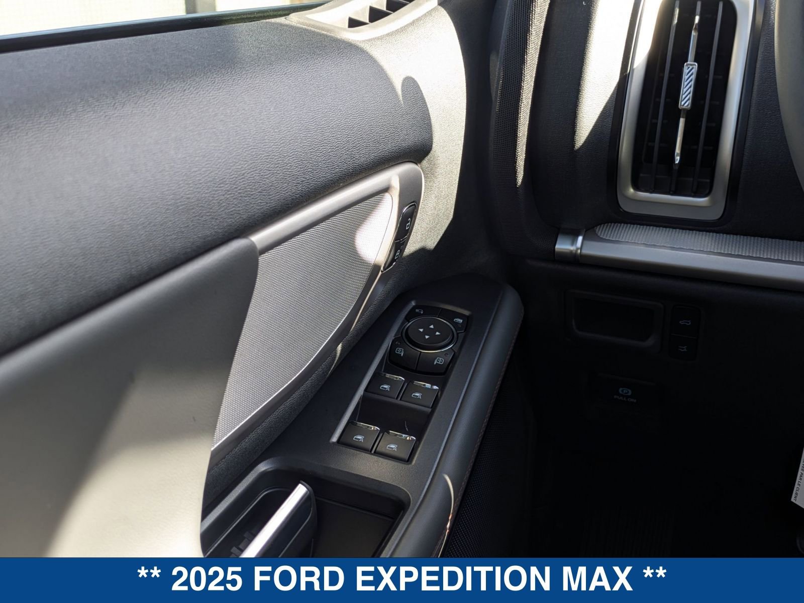 New 2025 Ford Expedition Max Active RWD image 29