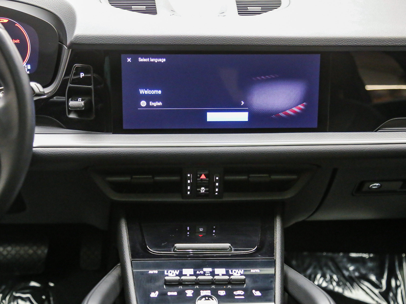 Certified 2024 Porsche Cayenne AWD/4WD image 17